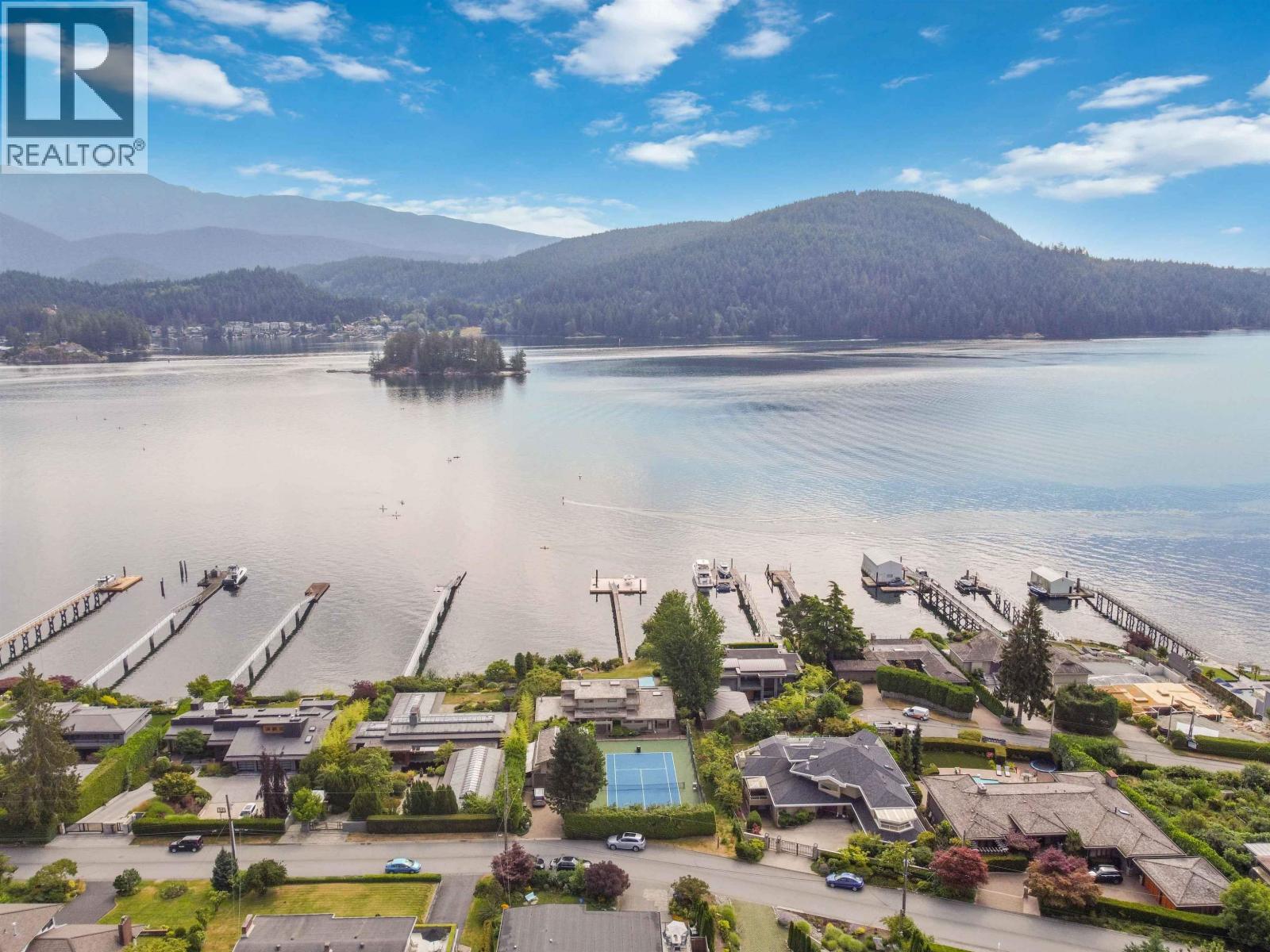 Listing photo — 668 Beachview Drive, North Vancouver (MLS® R3174224)